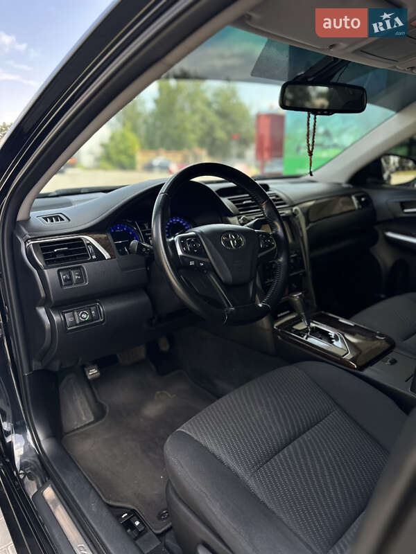 Седан Toyota Camry 2015 в Львове
