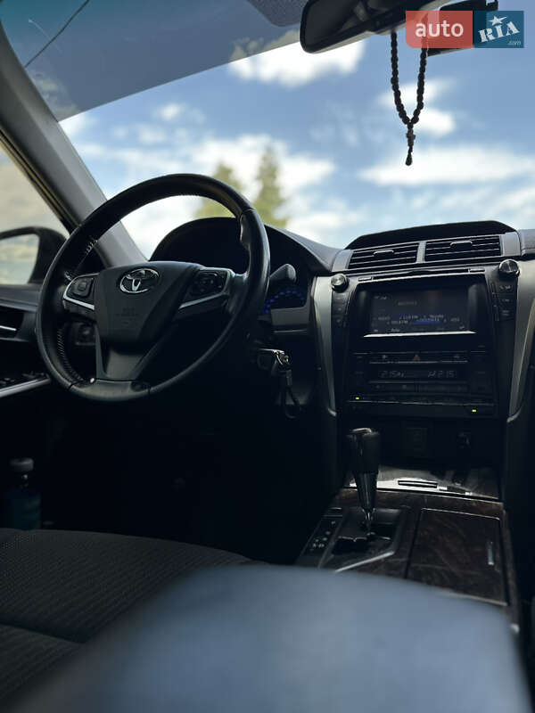 Седан Toyota Camry 2015 в Львове
