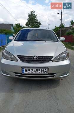 Седан Toyota Camry 2004 в Романіву