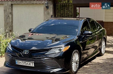 Седан Toyota Camry 2017 в 