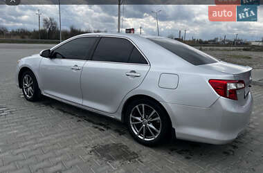 Седан Toyota Camry 2013 в Днепре