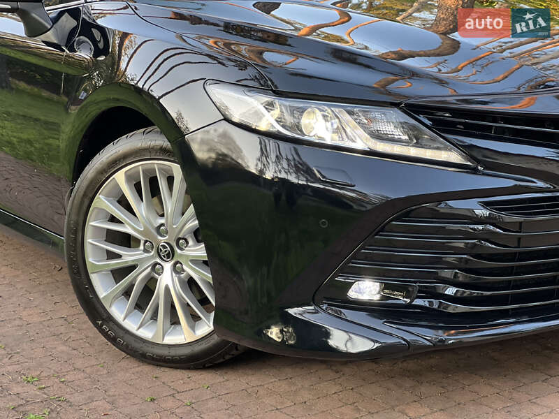 Седан Toyota Camry 2017 в Києві