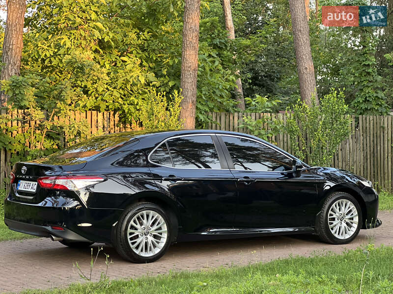 Седан Toyota Camry 2017 в Києві