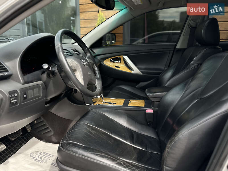 Седан Toyota Camry 2006 в Шептицькому