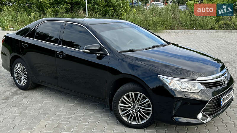 Седан Toyota Camry 2014 в Полтаве