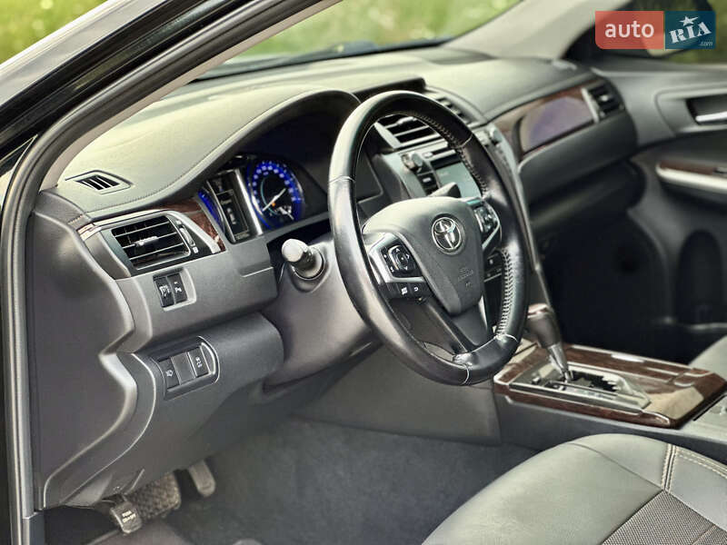 Седан Toyota Camry 2014 в Полтаве