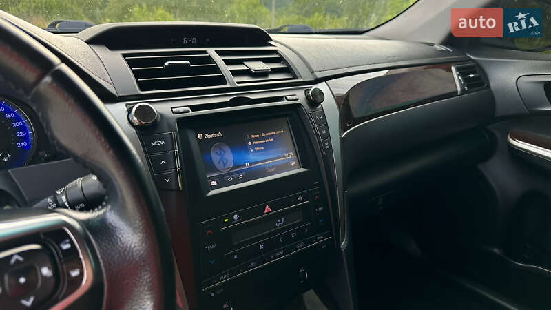 Седан Toyota Camry 2014 в Полтаве