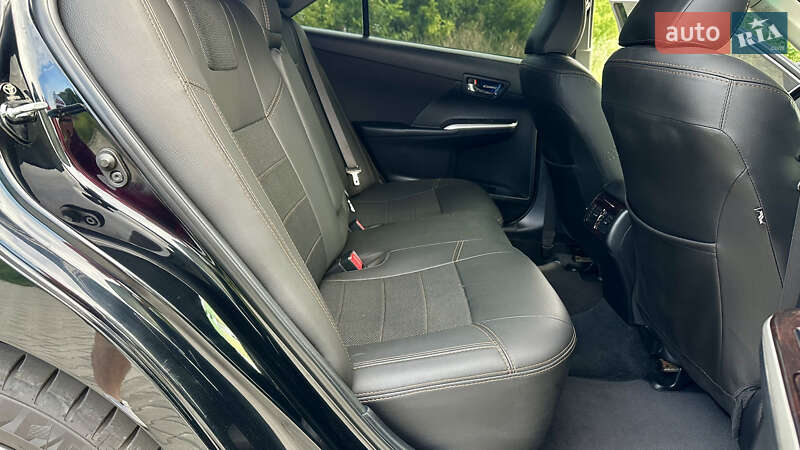 Седан Toyota Camry 2014 в Полтаве