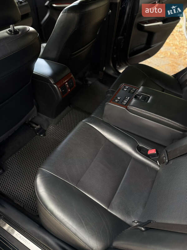 Седан Toyota Camry 2012 в Киеве