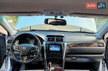 Седан Toyota Camry 2017 в 
