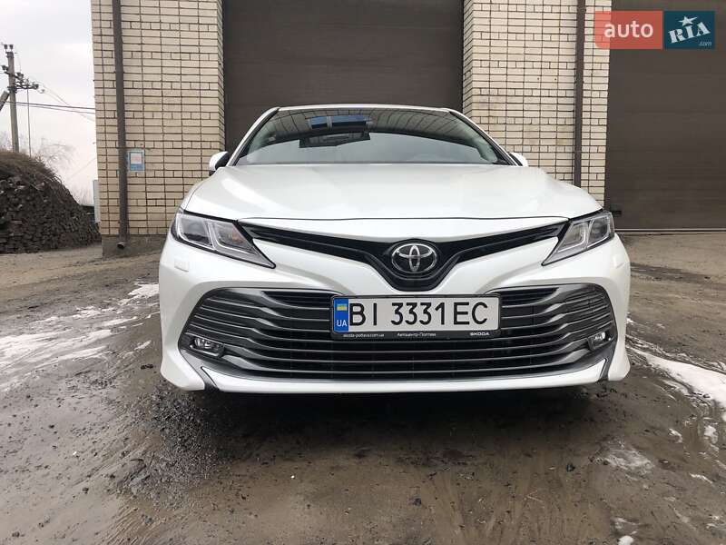 Седан Toyota Camry 2020 в Решетилівці