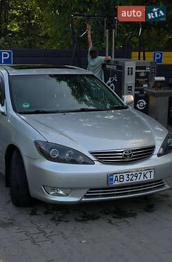 Седан Toyota Camry 2004 в Жмеринці