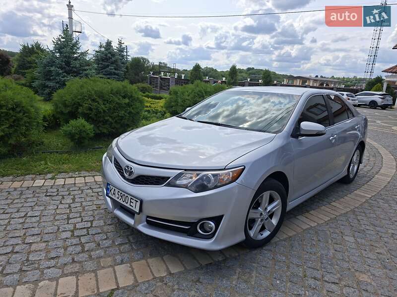 Toyota Camry 2014