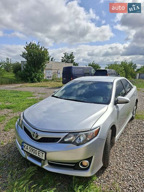Седан Toyota Camry 2014 в Первомайську