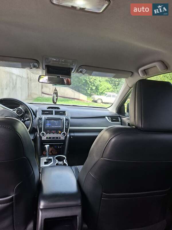 Седан Toyota Camry 2014 в Первомайську