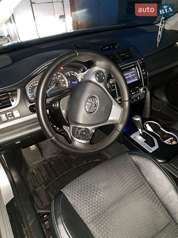 Седан Toyota Camry 2014 в Первомайську