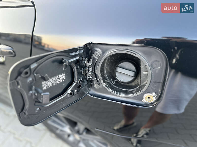 Седан Toyota Camry 2012 в Чернівцях