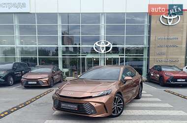 Седан Toyota Camry 2024 в Киеве