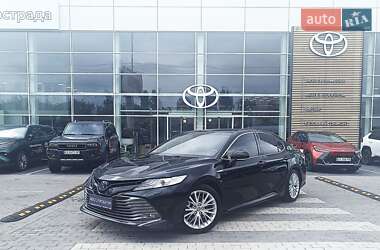 Седан Toyota Camry 2020 в Киеве
