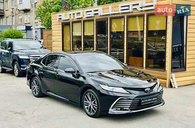 Седан Toyota Camry 2021 в Києві