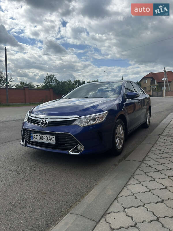 Toyota Camry 2016