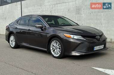 Седан Toyota Camry 2017 в Киеве