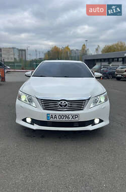 Седан Toyota Camry 2012 в Києві