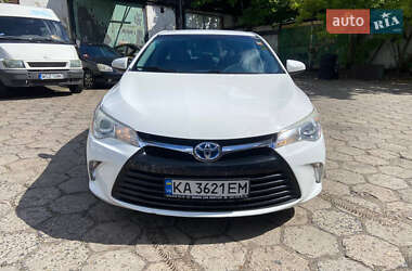 Седан Toyota Camry 2016 в Києві