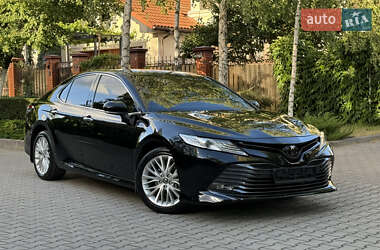 Седан Toyota Camry 2018 в Одессе