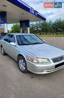 Седан Toyota Camry 2000 в Самборе