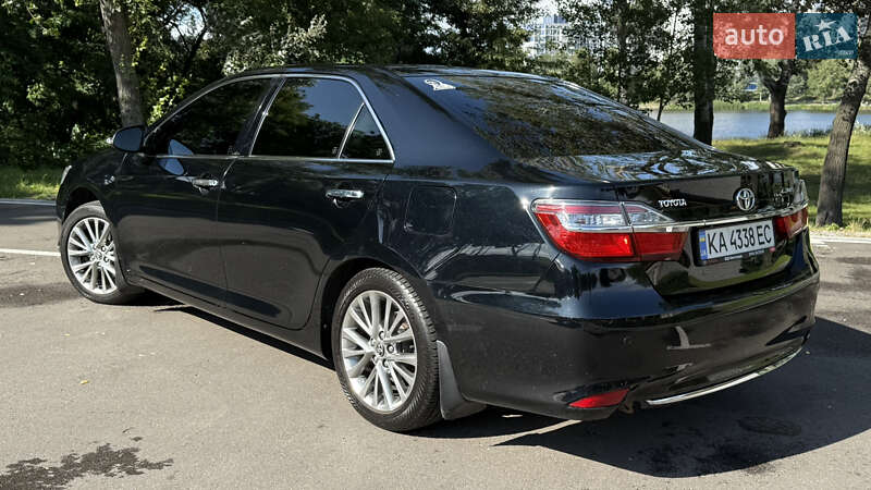 Седан Toyota Camry 2017 в Києві