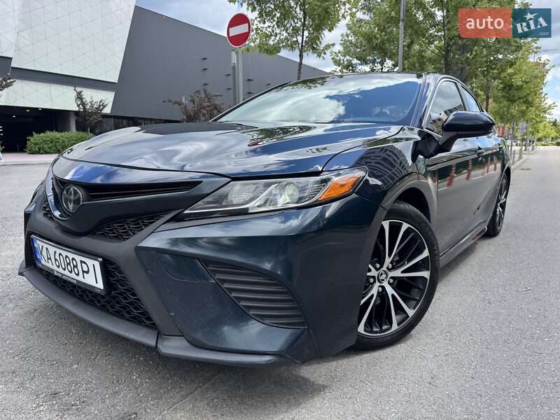 Toyota Camry 2018
