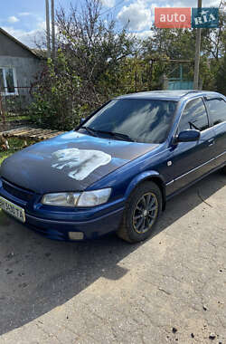 Седан Toyota Camry 1998 в 