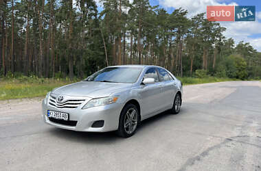 Седан Toyota Camry 2010 в Чернигове
