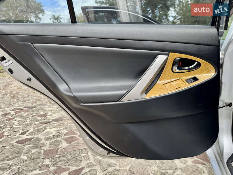 Седан Toyota Camry 2006 в Харькове