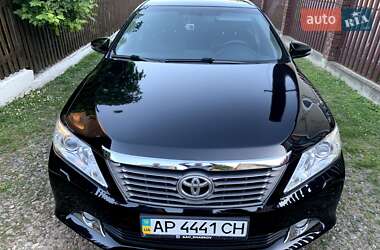 Седан Toyota Camry 2012 в Каменке-Бугской
