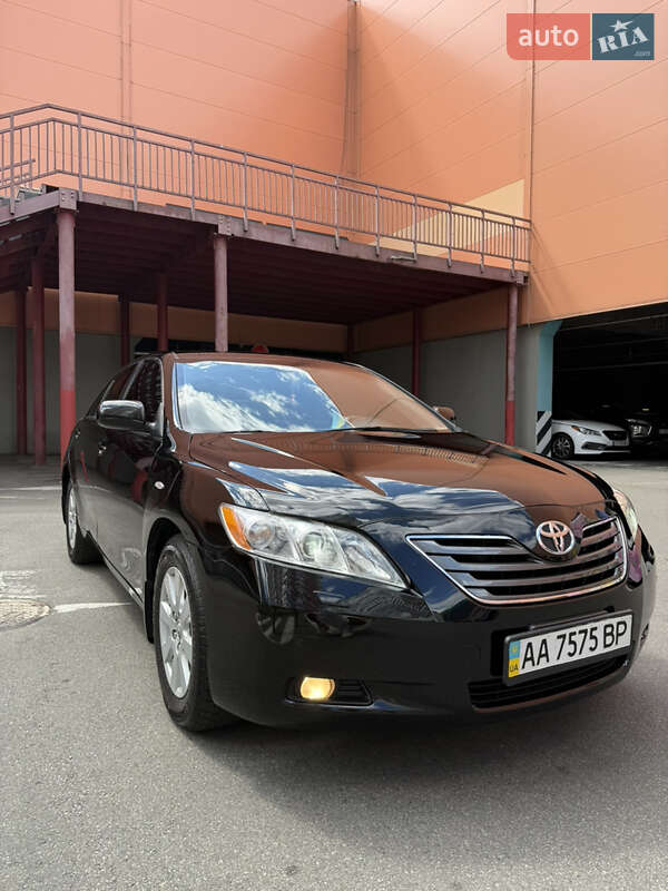 Седан Toyota Camry 2008 в Києві