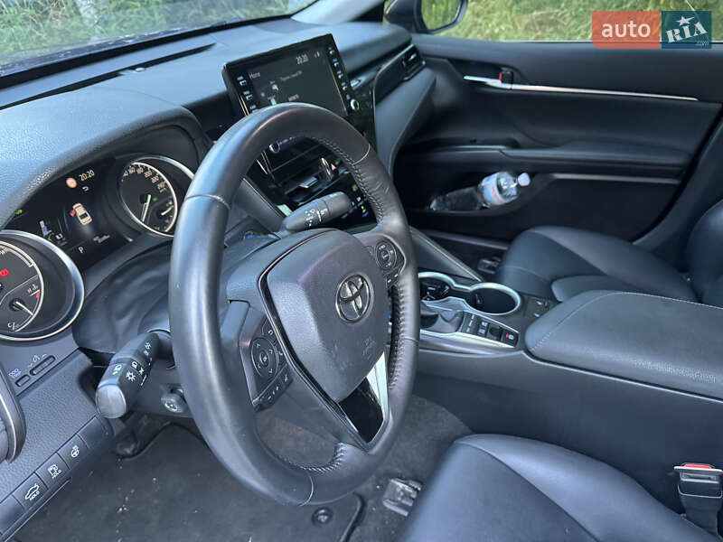 Седан Toyota Camry 2021 в Києві