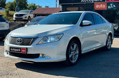 Седан Toyota Camry 2014 в Виннице
