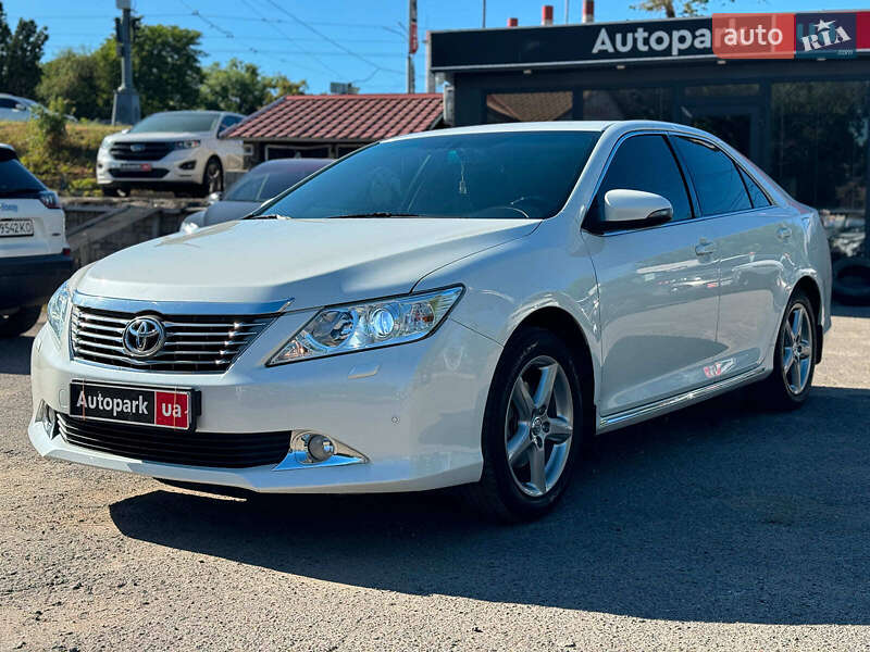 Toyota Camry 2014