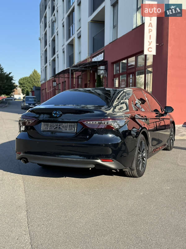 Седан Toyota Camry 2019 в Києві