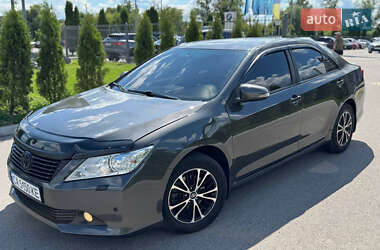 Седан Toyota Camry 2013 в Полтаве