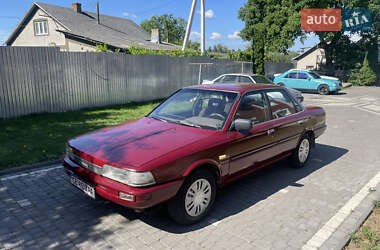 Седан Toyota Camry 1988 в Чернівцях