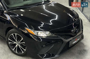 Седан Toyota Camry 2018 в 