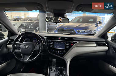 Седан Toyota Camry 2018 в 