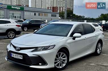 Седан Toyota Camry 2021 в Києві