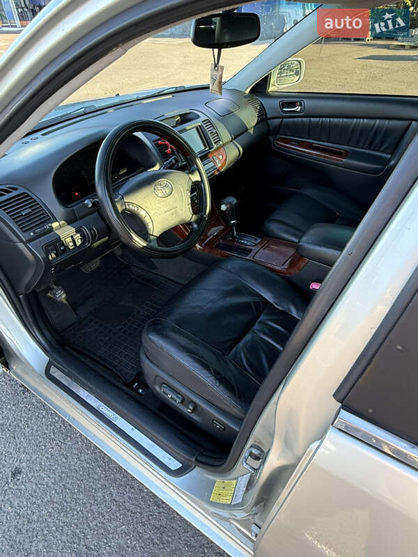 Седан Toyota Camry 2005 в Житомире