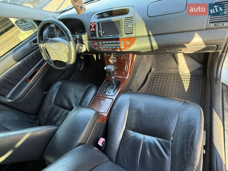 Седан Toyota Camry 2005 в Житомире
