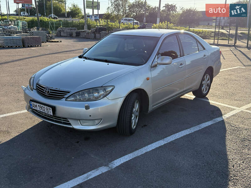 Седан Toyota Camry 2005 в Житомире