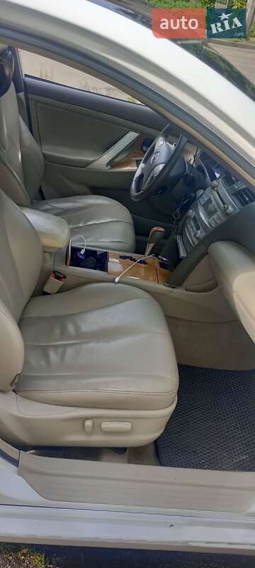 Седан Toyota Camry 2006 в Києві